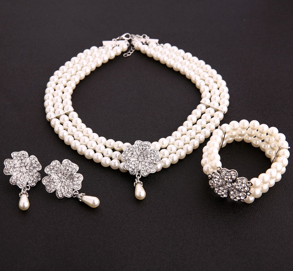 Women'S Accessories In The 1950S - Audrey Hepburn śniadanie w Tiffanys 1950s