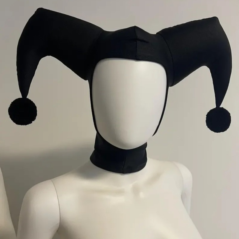 Women'S Red Accessories - Czapka cosplay QQ Jester czarno-czerwona, czapka