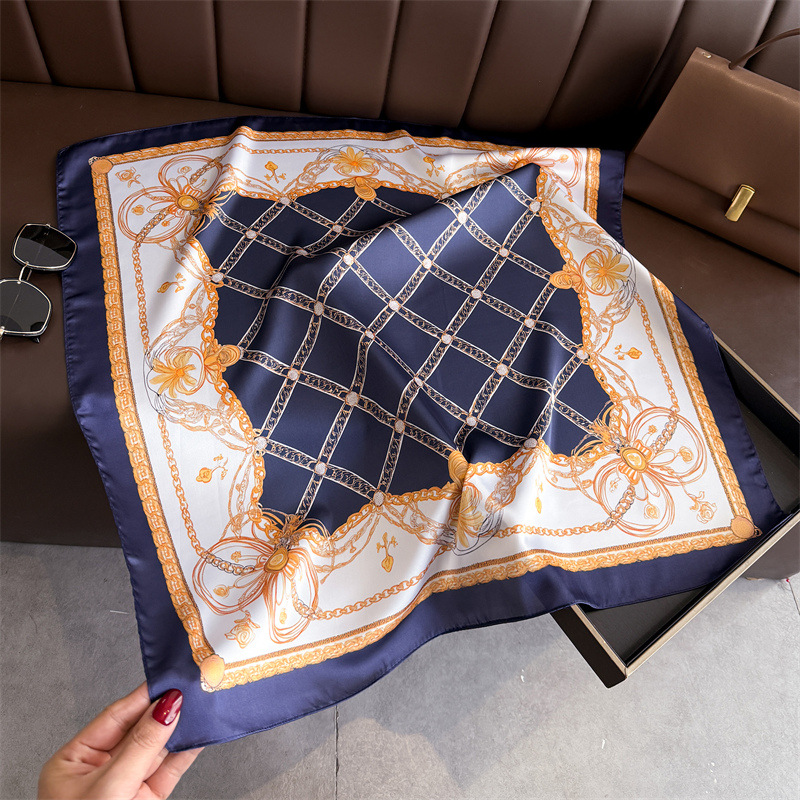 Niebieska Klasyczna Apaszka Je – Silk Scarf Square recenzja i cena