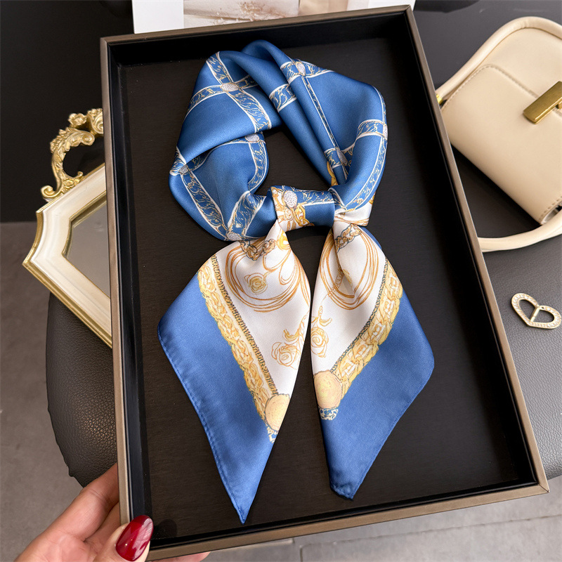 Niebieska Klasyczna Apaszka Je – Silk Scarf Square recenzja i cena